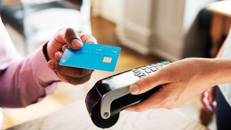 How a Credit Card Terminal Can Transform Your Business