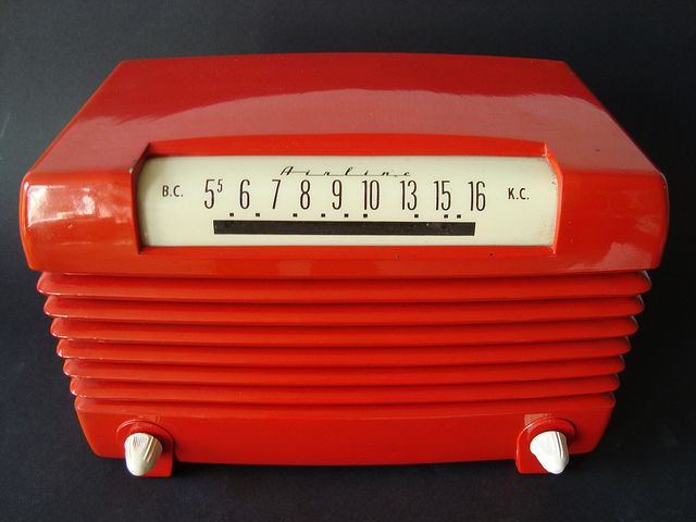 Airline bakelite radio | The Change Time