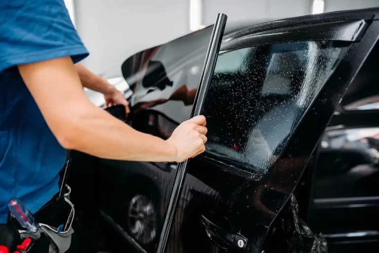 A Comprehensive Guide to Choosing the Right Glass Window Tinting