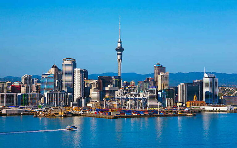 Top 10 Must-See Destinations in New Zealand for First-Time Travelers