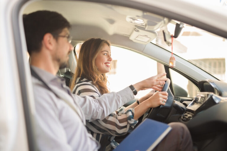 Driving Lessons for Beginners and When They Can Fully Rely on Their Driving Skills?