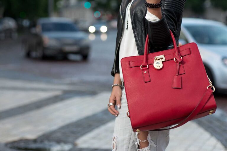 The Essential Guide to Women Handbags: Styles, Trends, and Tips for 2024