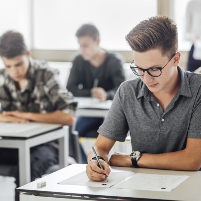 Online Classes Are Better Than Classroom Training: 6 Ways