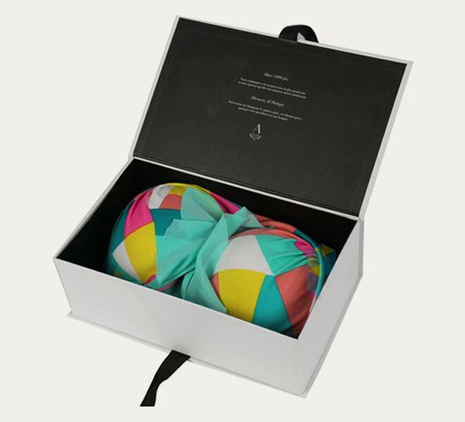 How Premium Packaging Elevates Your Swimwear Brand’s Image