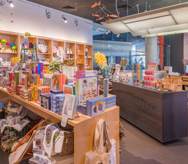 How to Create a Custom Gift Basket with Items from a Gift Shop