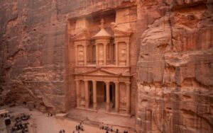 The Dead Sea Experience: Relaxation & Wellness in Jordan 