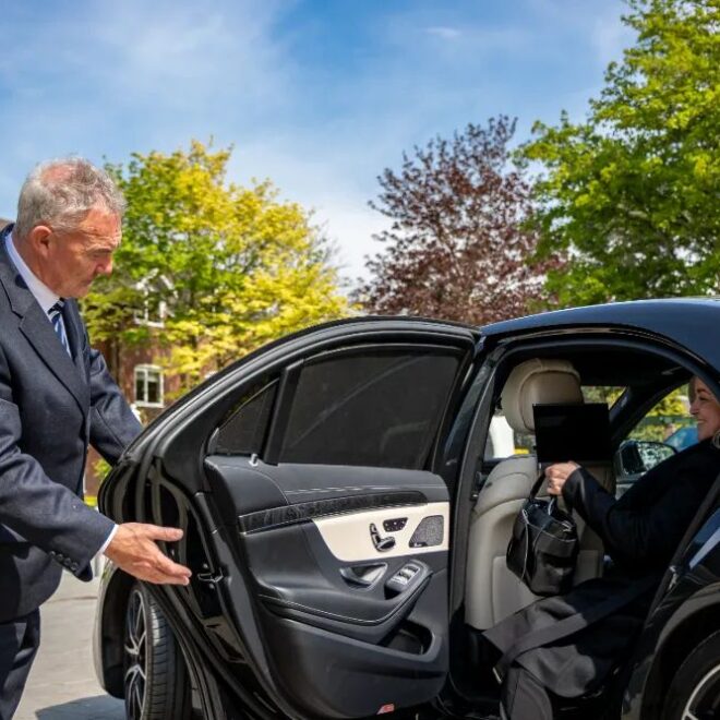 Heathrow Airport Chauffeur Services: Stress-Free Travel from Takeoff to Landing