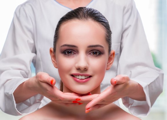 A Step-by-Step Guide to Your First Skin Whitening Facial