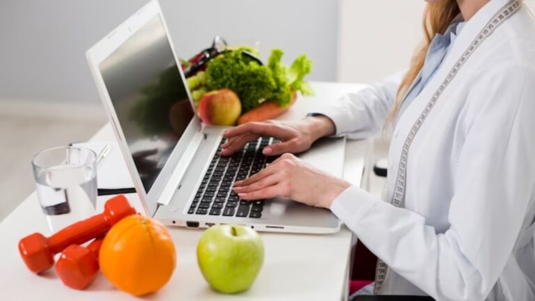 How Functional Nutrition Online Training Helps Busy Professionals