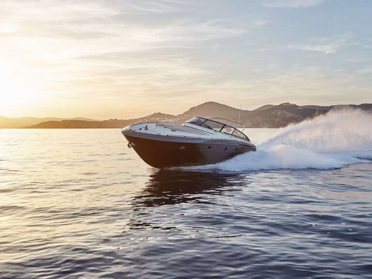 Summer 2025: Hottest Boat Rental Trends in Ibiza