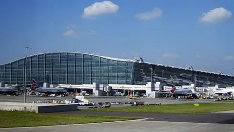Taxi from Sheffield to Manchester Airport – Book Online with RidexTaxis