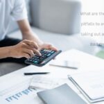 What are the common pitfalls to avoid when taking out a loan with bad credit